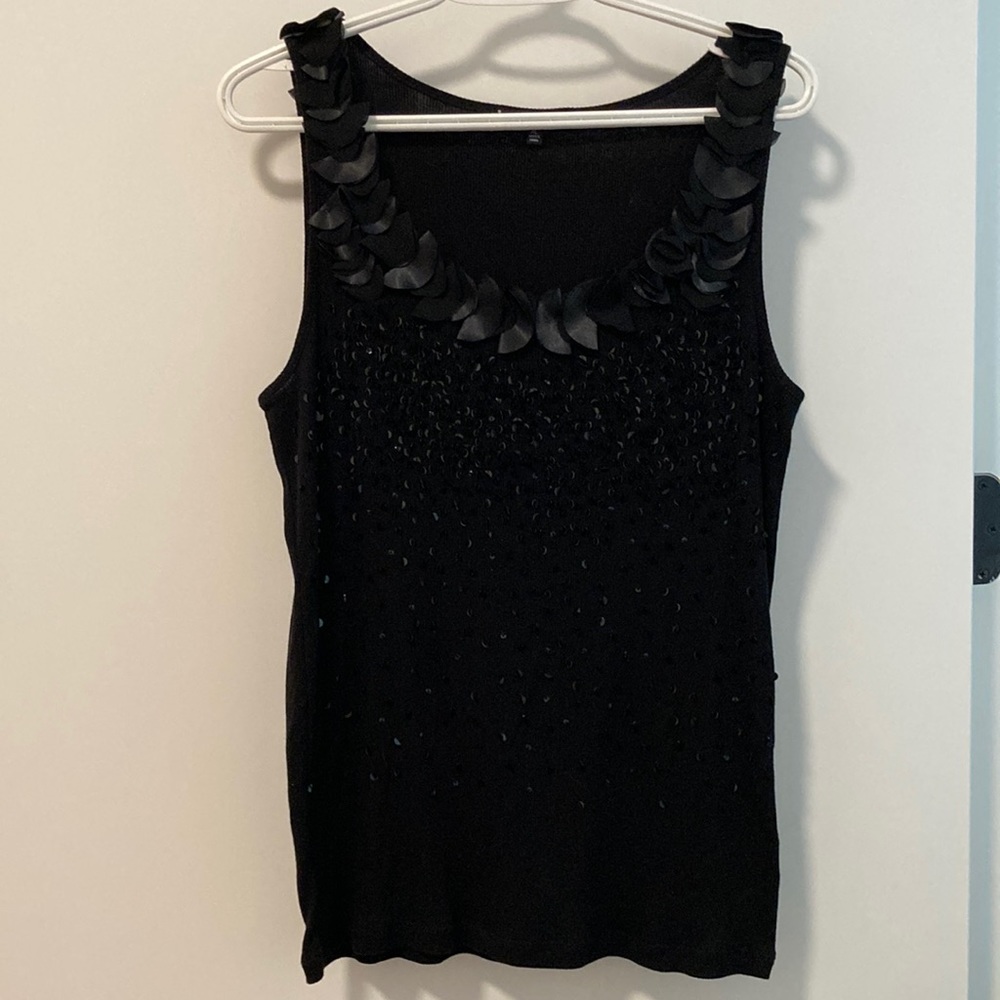 ANNE KLEIN sleeveless top.